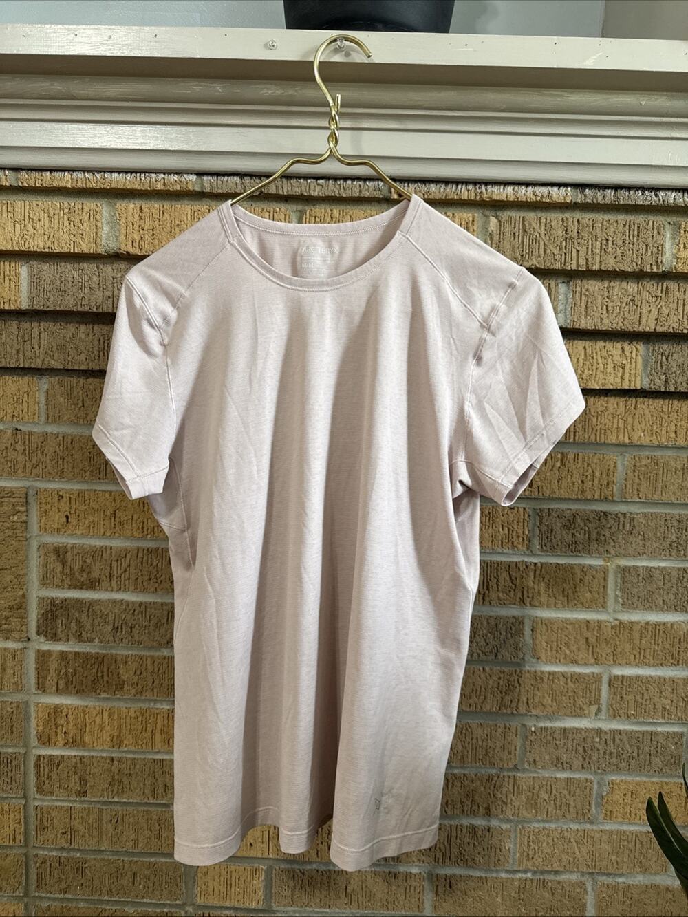 Arcteryx Shirt Womens M Short Sleeve Crew Neck Lightweight Blush Pink
